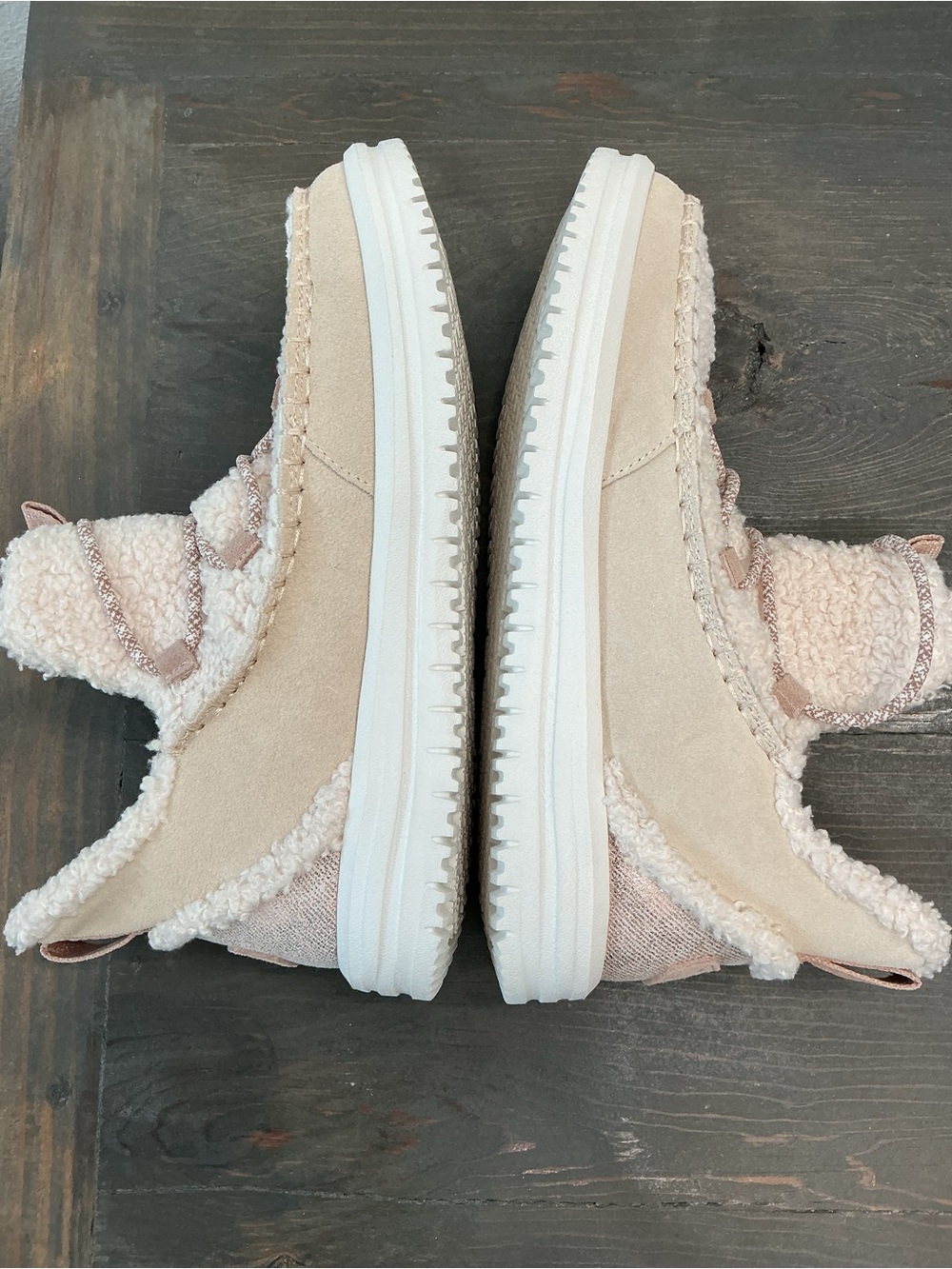 HEY DUDE Camden Suede Cozy Women’s Boots Tan Size 7 - Picture 8 of 10